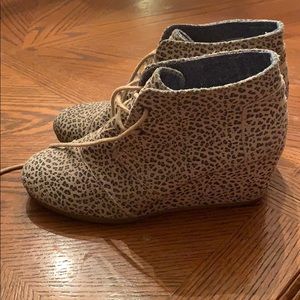 Toms leopard wedge booties